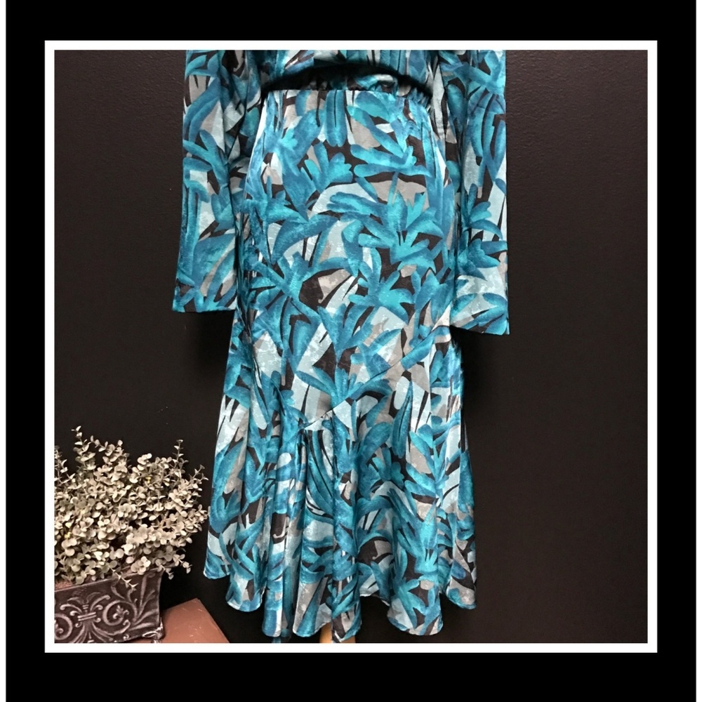 LE ART DRESS - Picture 3 of 5